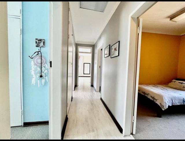 5 BEDROOM HOUSE FOR SALE IN GLENVISTA